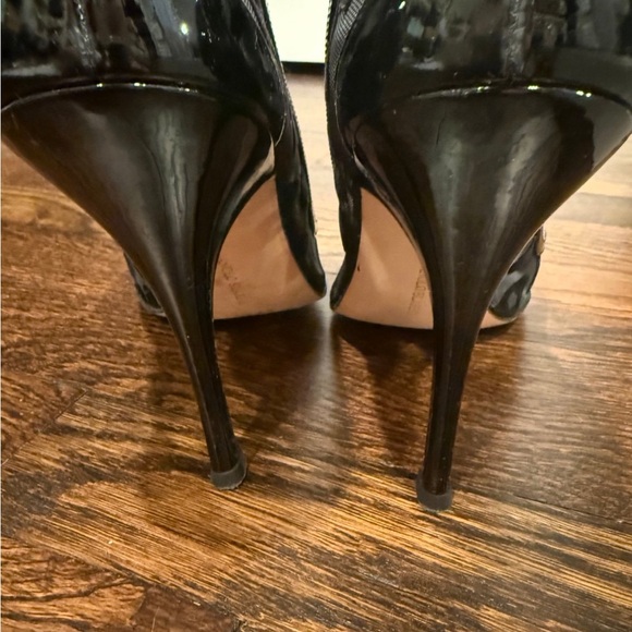 Manolo Blahnik Black Leopard Print Heels - Picture 6 of 8